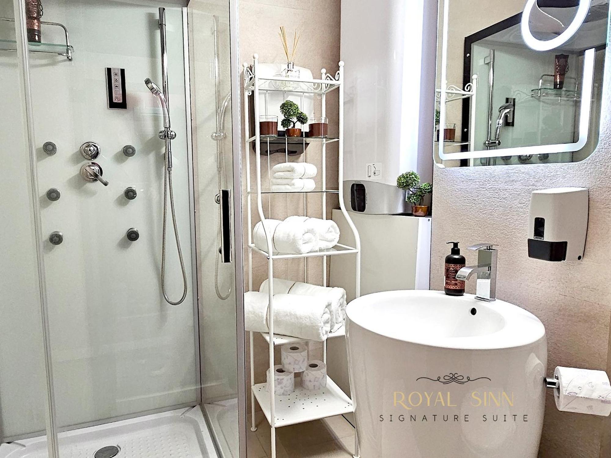 Royal Sinn Signature Suite ブカレスト エクステリア 写真