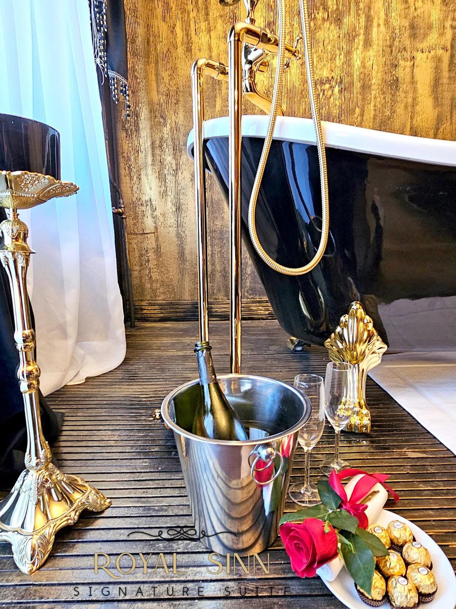 Royal Sinn Signature Suite ブカレスト エクステリア 写真